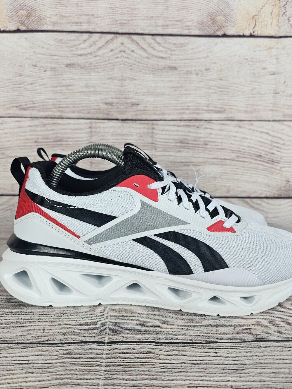 Reebok Kids Boys Trainers Zig Dynamica 5 White Red Black Size 6 NWOB